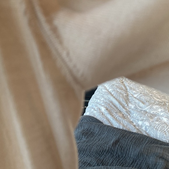 Elie Tahari merino wool light cardigan - Picture 7 of 8